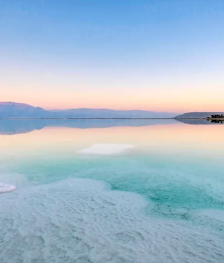 salt-formations-on-the-dead-sea-at-sunset-eilat-israel-CAVF63615